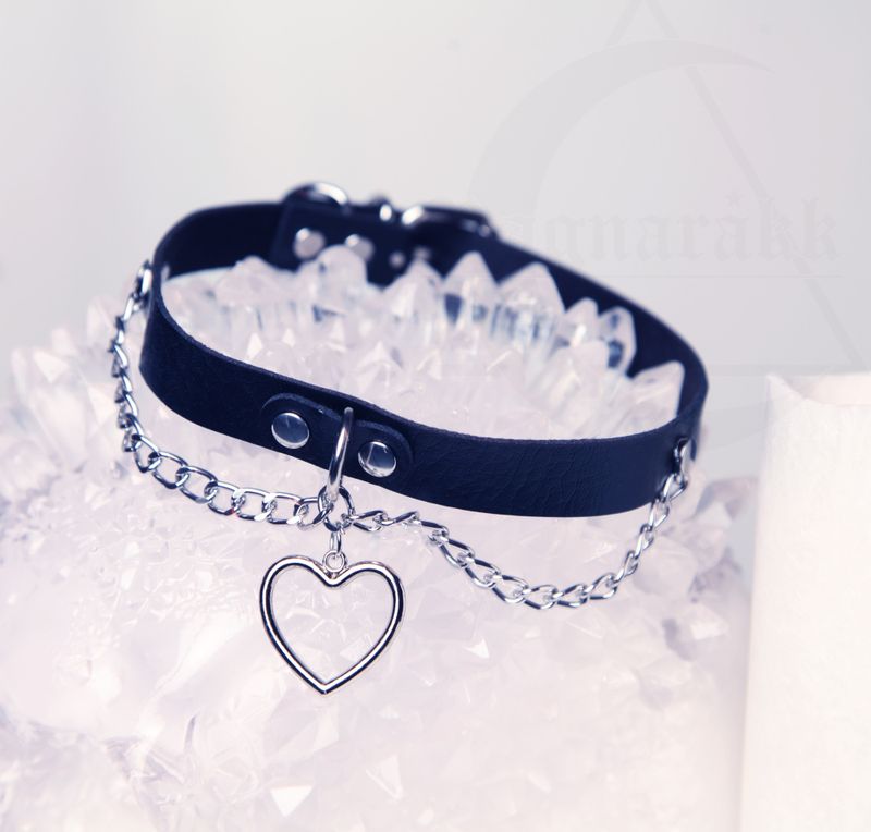 Zinas Heart Choker 