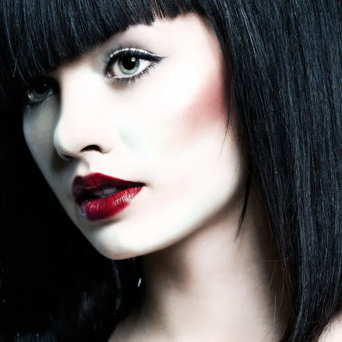Main Image Gothic White Liquid ...