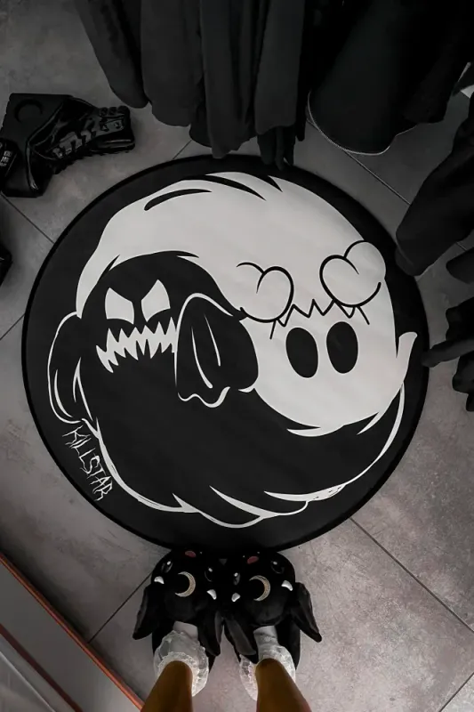 Boo Eek Round Rug
